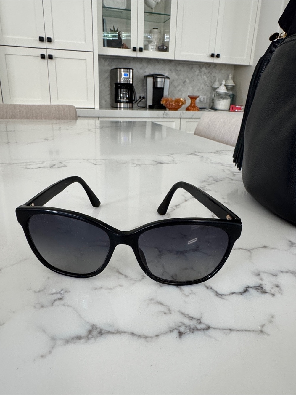 Gucci Black Cat-Eye Sunglasses with Dark Lenses